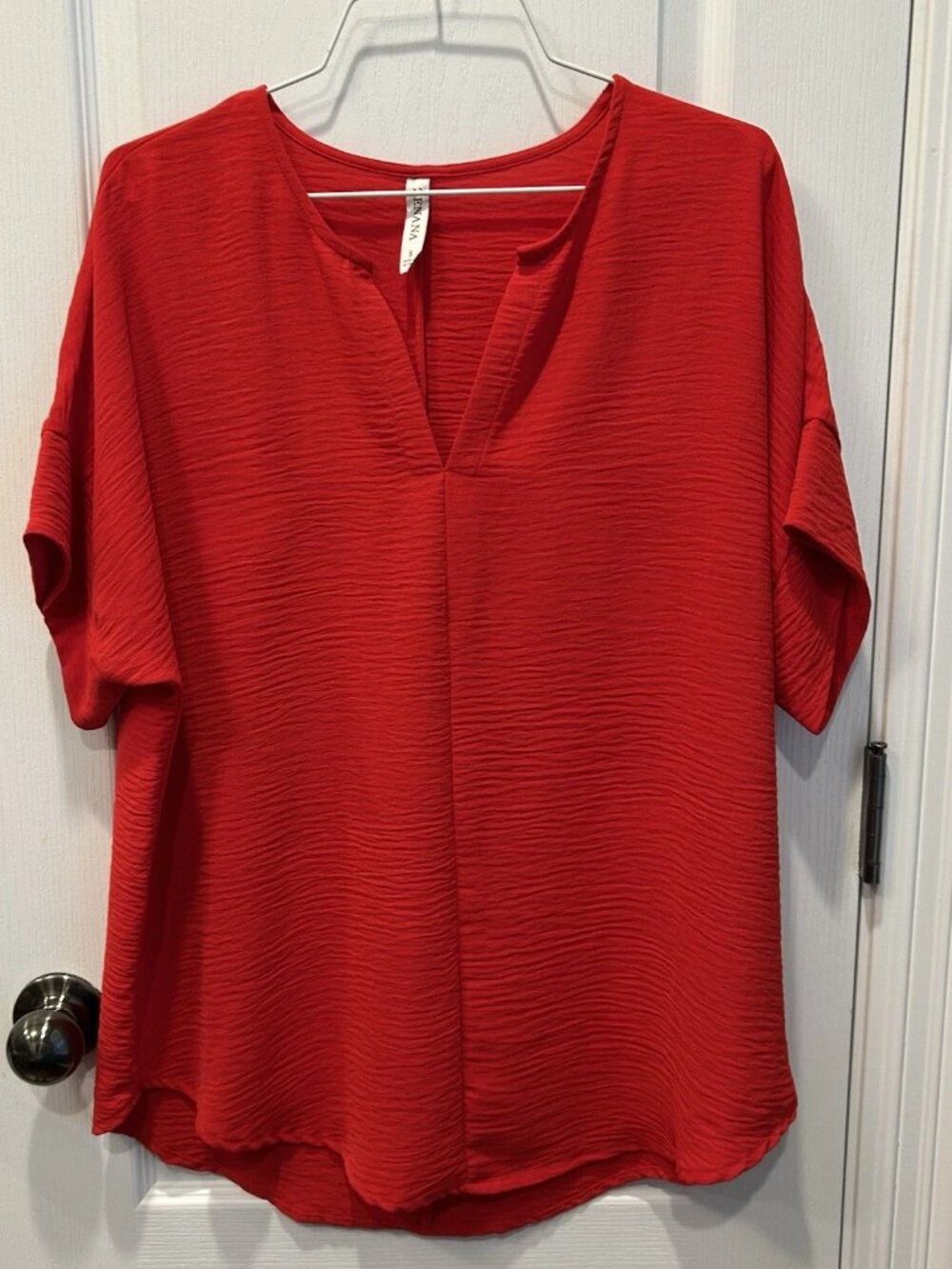 Zenana Women’s Oversized Split Neck Short Sleeve Vibrant Red Top Size Small